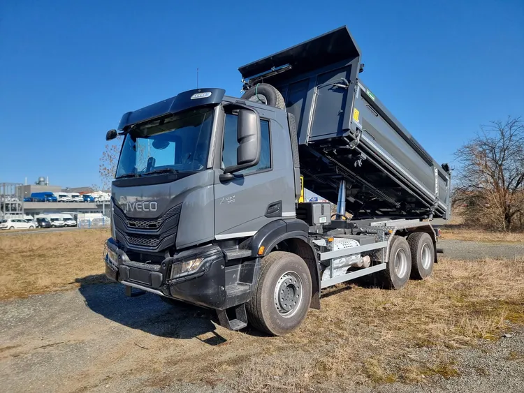 Fotografie vozu Iveco X-WAY 6x4 sklápěč HARDOX