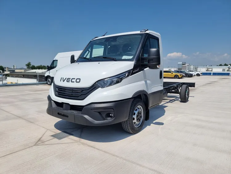 Fotografie vozu Iveco Daily 35S18HA8/ 3.0L/180hp/LED/NAVI